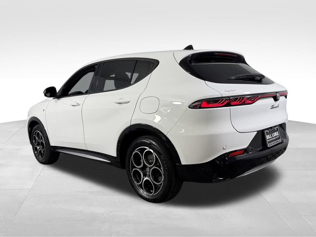 Used 2024 Alfa Romeo Tonale Ti w/ Premium Interior Package AWD/4WD image 9