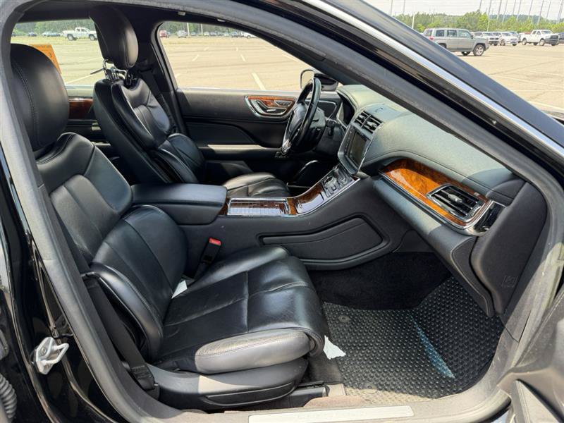 Used 2018 Lincoln Continental Select FWD image 12