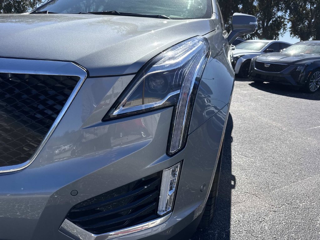 New 2026 Cadillac XT5 Sportv w/ LPO, Floor Liner Package AWD/4WD image 9