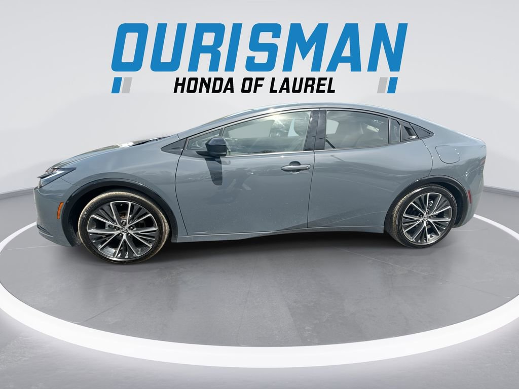 Used 2025 Toyota Prius XLE FWD image 5