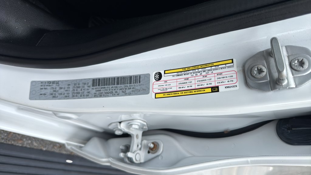 Used 2019 RAM 1500 Laramie w/ Sport Appearance Package AWD/4WD image 33