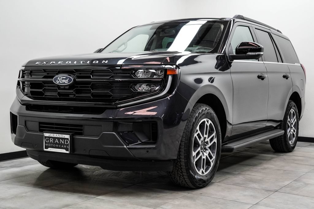 Used 2025 Ford Expedition Active AWD/4WD image 7