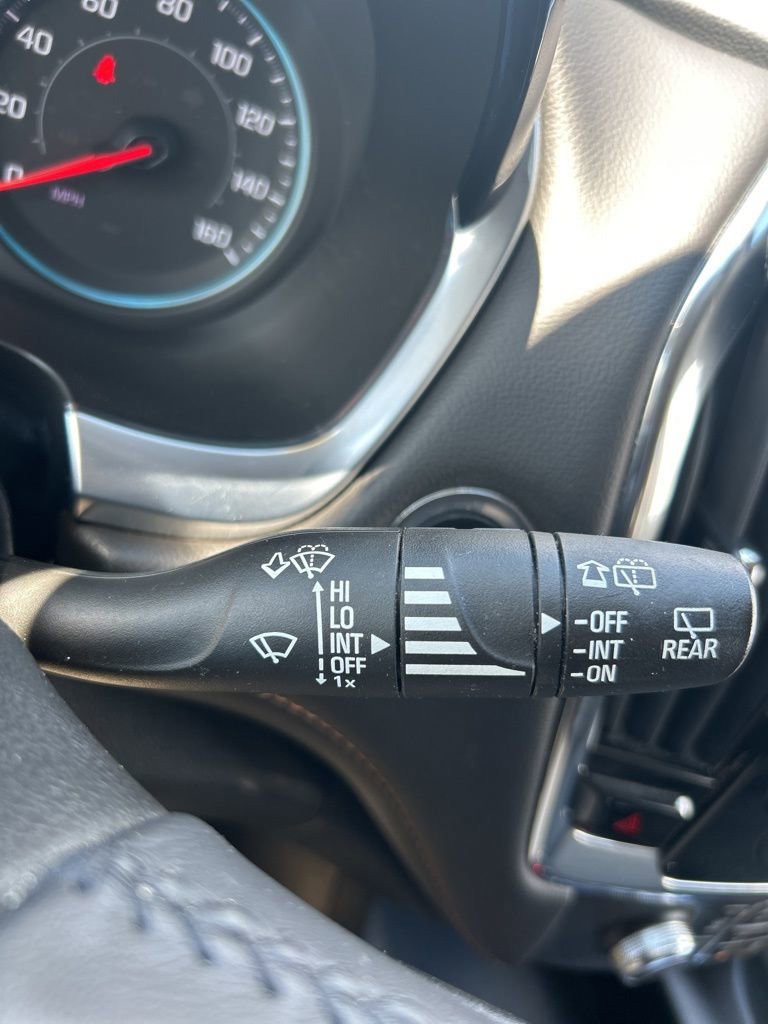 Used 2020 Chevrolet Traverse LT FWD image 33