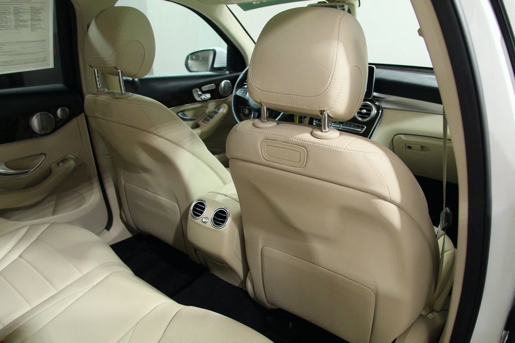 Used 2018 Mercedes-Benz GLC 300 4MATIC image 25