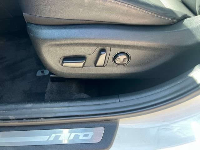 Used 2022 Kia Niro Touring Special Edition FWD image 15