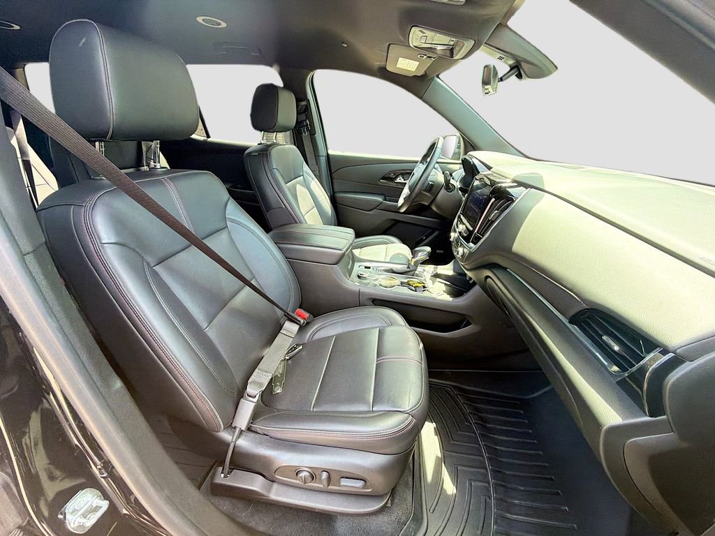Used 2023 Chevrolet Traverse RS FWD image 15