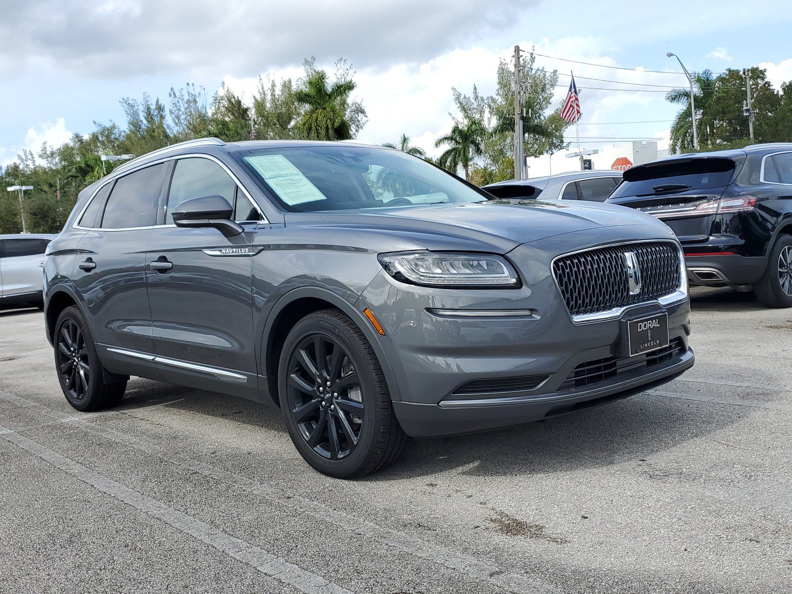 Used 2023 Lincoln Nautilus Reserve w/ Monochromatic Package AWD/4WD image 29