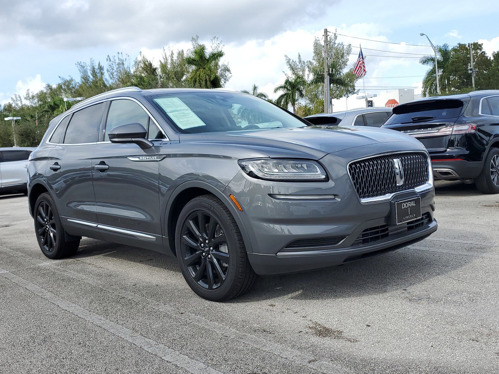 Used 2023 Lincoln Nautilus Reserve w/ Monochromatic Package image 29