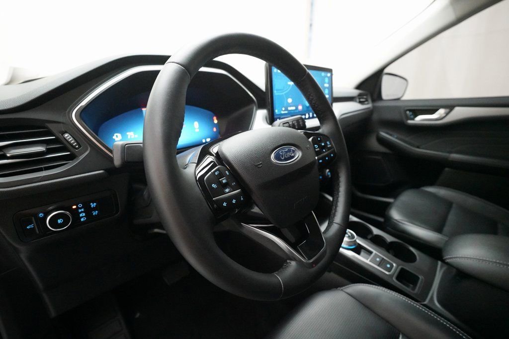 Used 2023 Ford Escape Platinum image 8