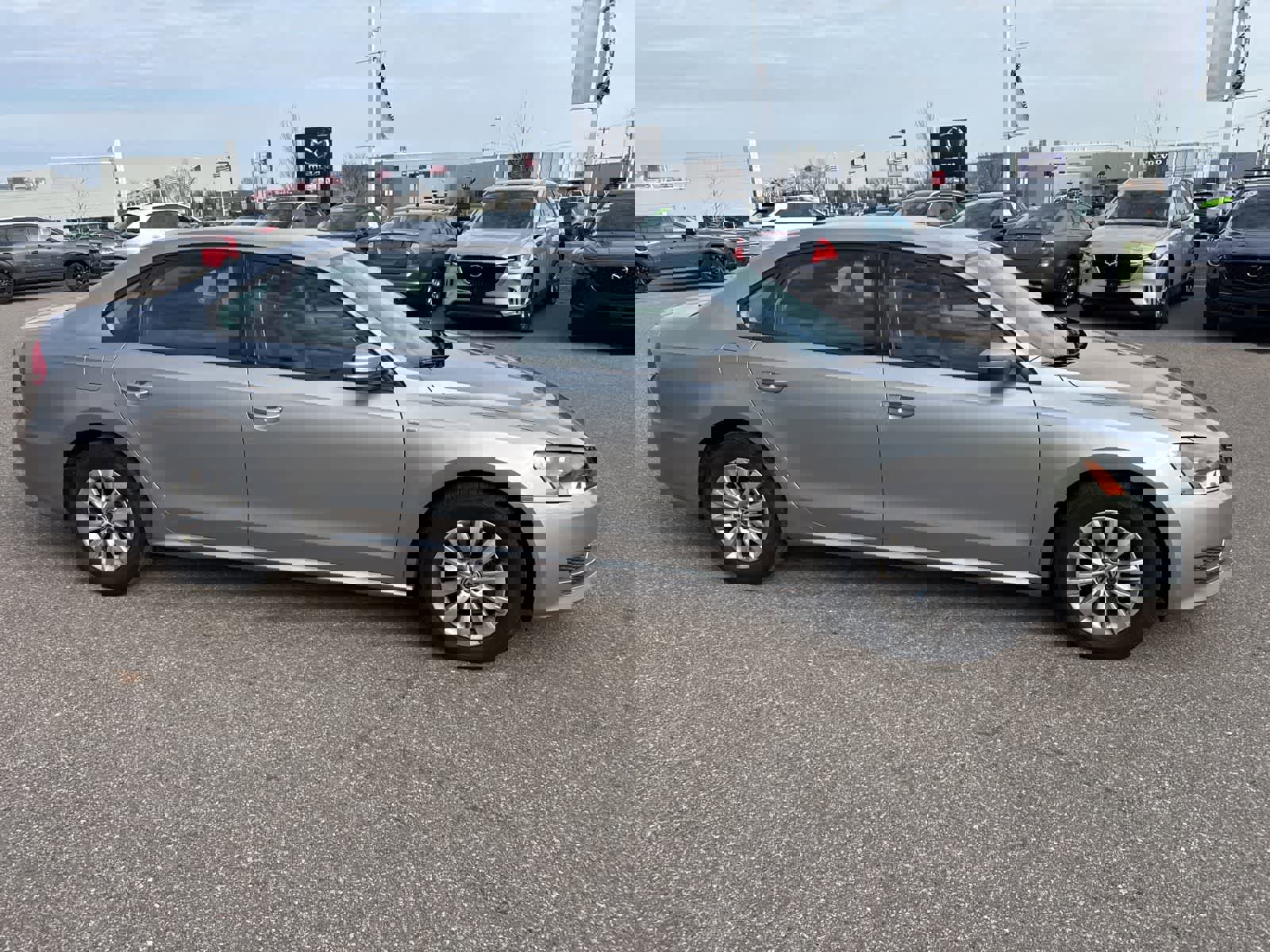 Used 2013 Volkswagen Passat Wolfsburg Edition image 4