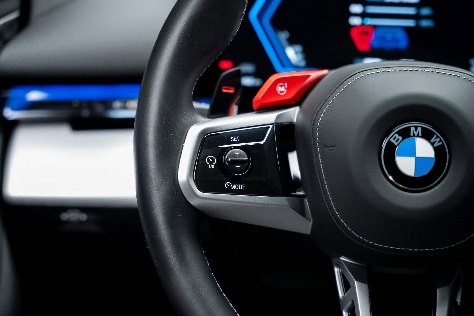 Used 2025 BMW M5 w/ Carbon Package image 47