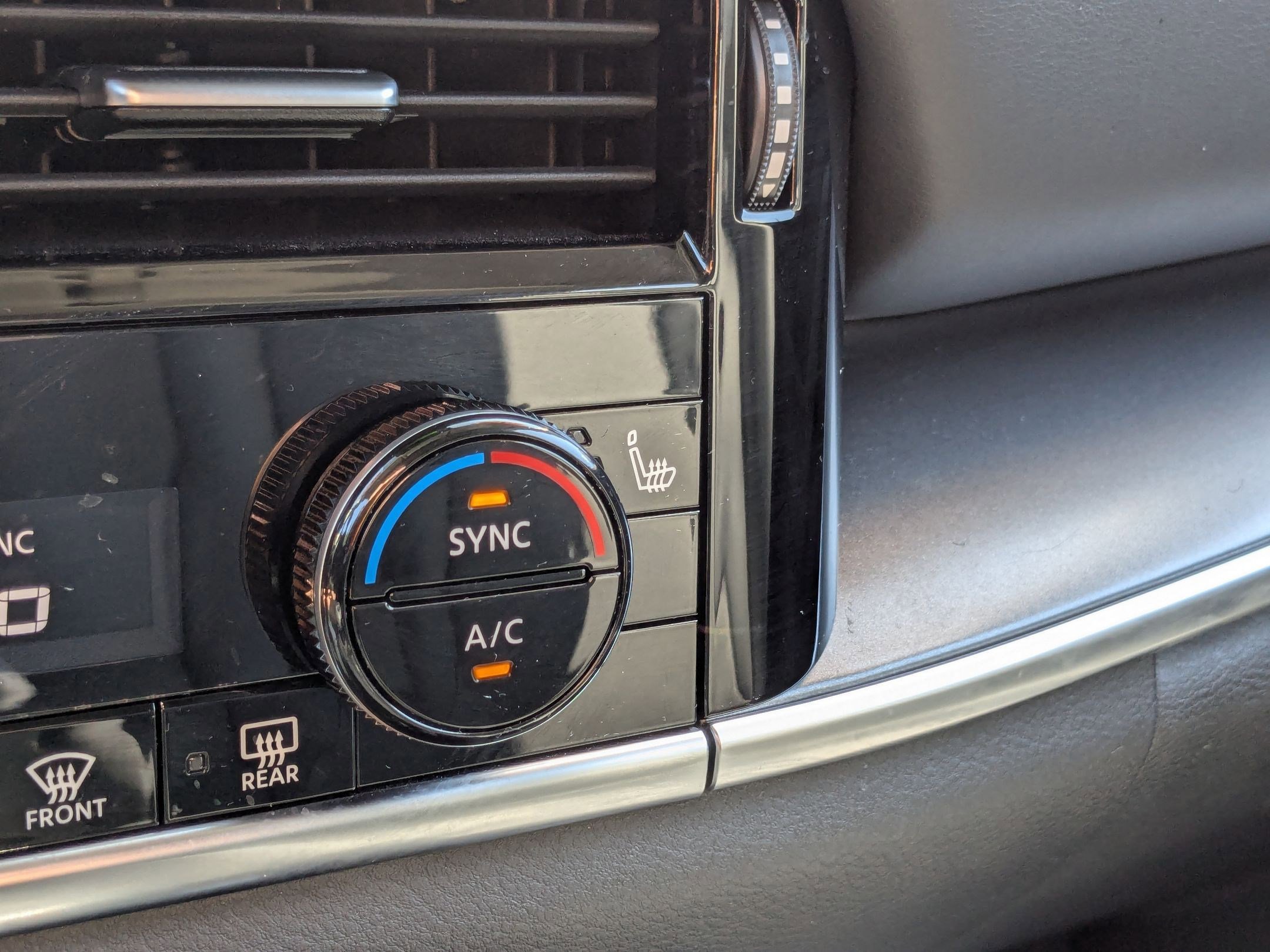 Certified 2022 Nissan Rogue SV w/ SV Premium Package image 16