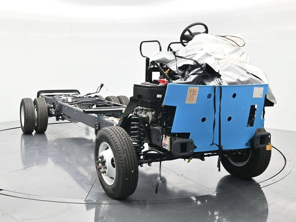 Used 2027 Ford E-350 and Econoline 350 Super Duty w/ Gaseous Engine Prep Package RWD image 3