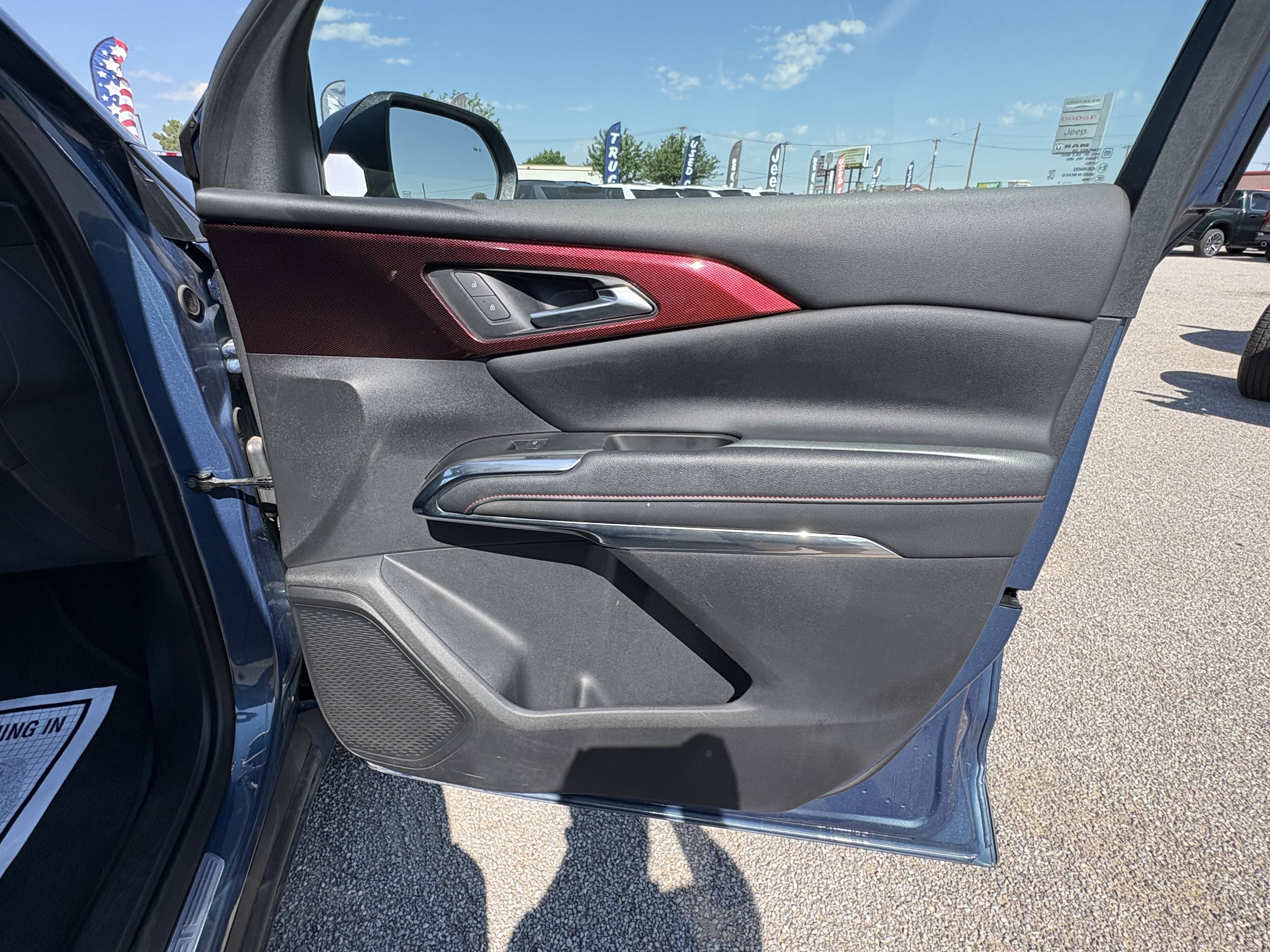 Used 2025 Chevrolet Traverse Z71 AWD/4WD image 14