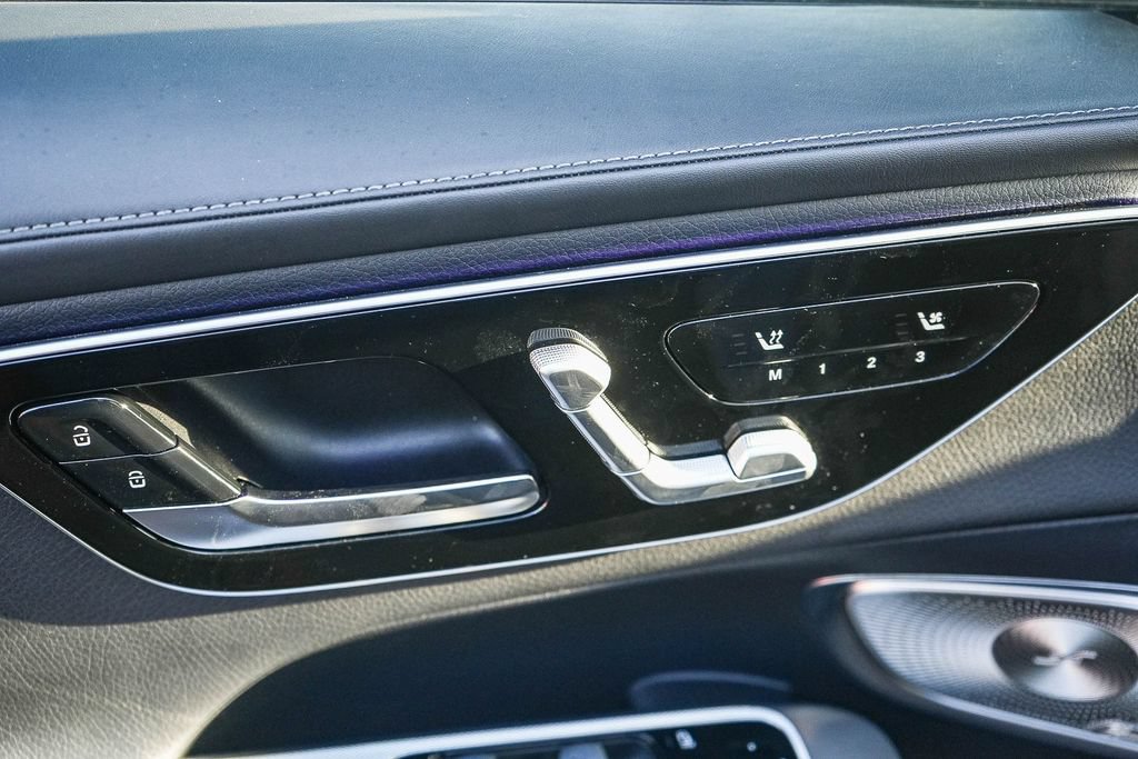 Used 2025 Mercedes-Benz GLC 300 image 21