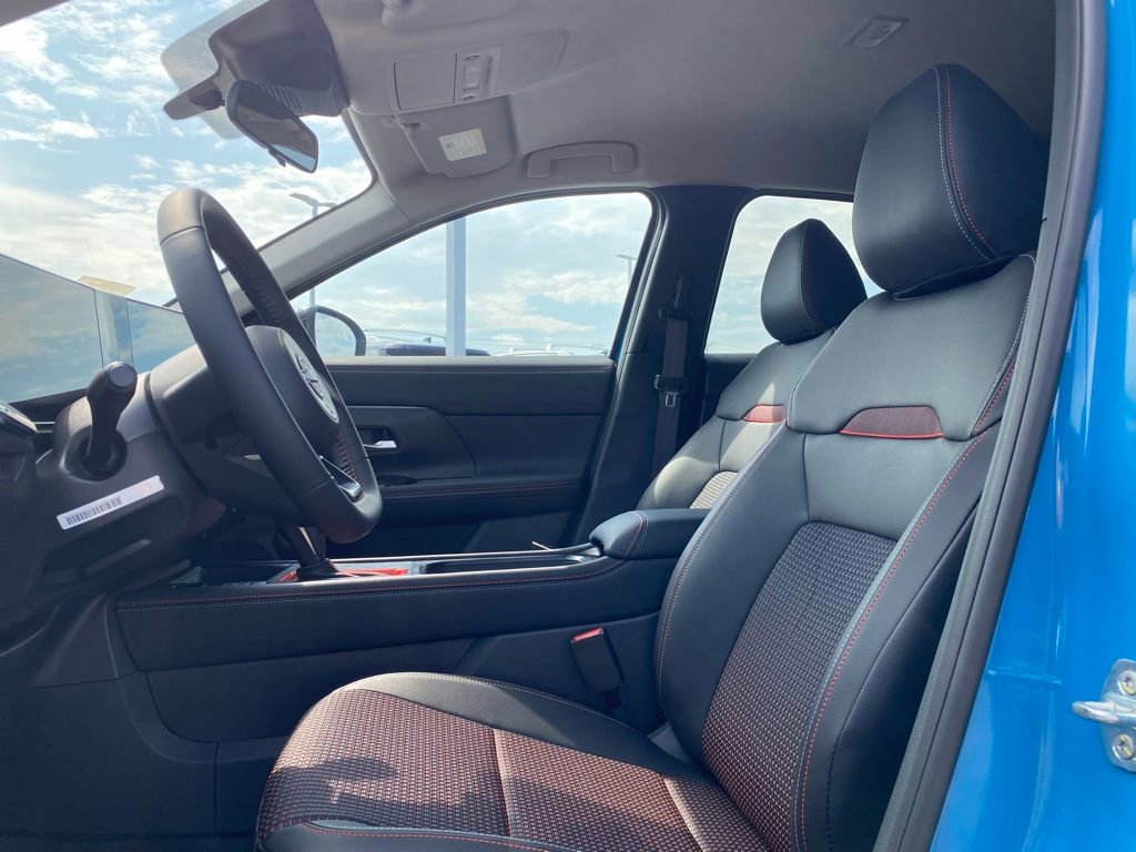 New 2025 Nissan Kicks SR image 11