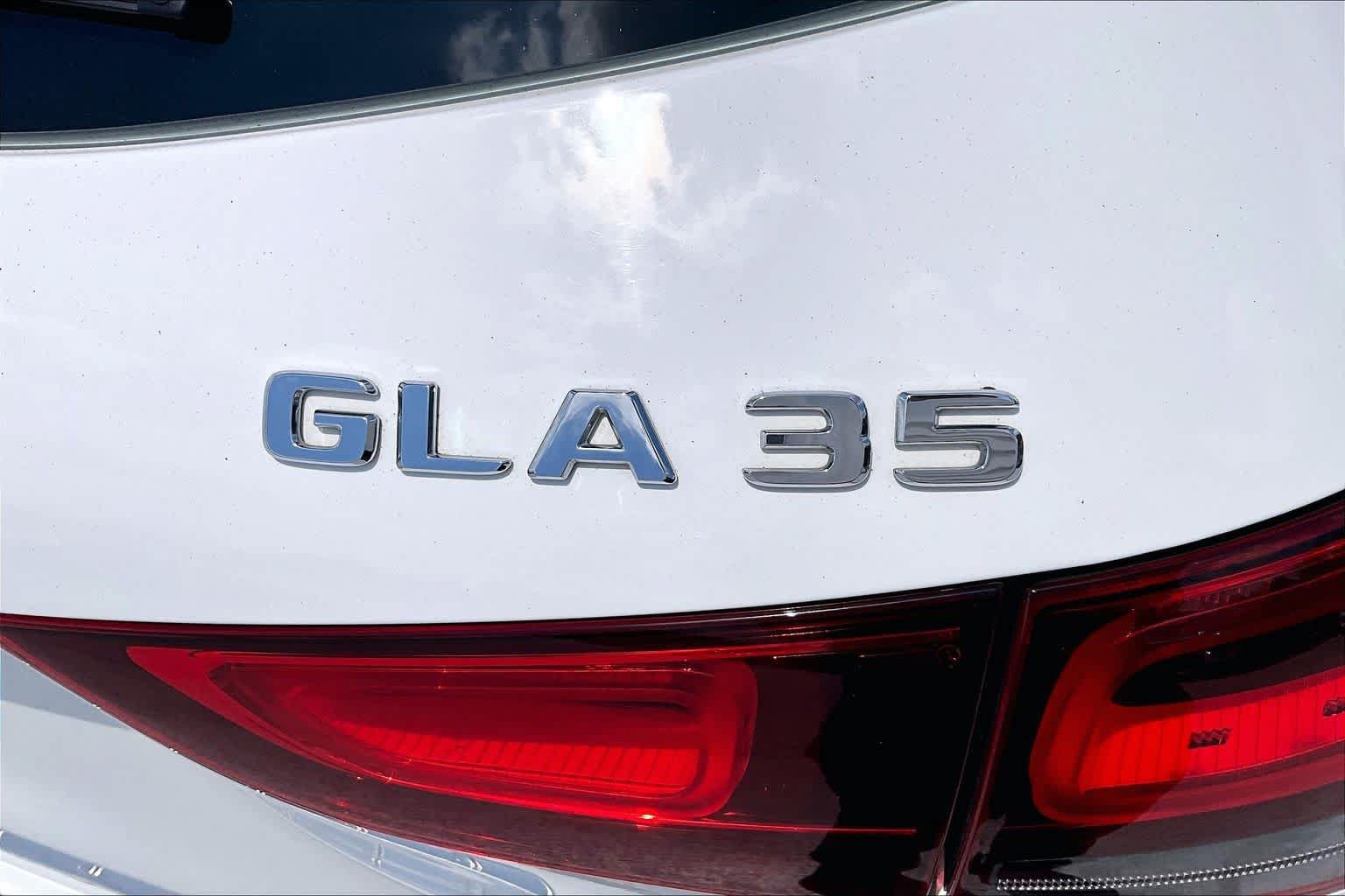 Used 2022 Mercedes-Benz GLA 35 AMG 4MATIC image 10