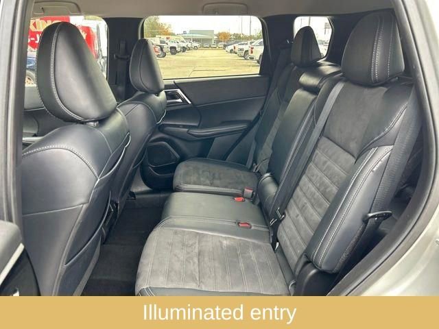 Used 2024 Mitsubishi Outlander SE image 18