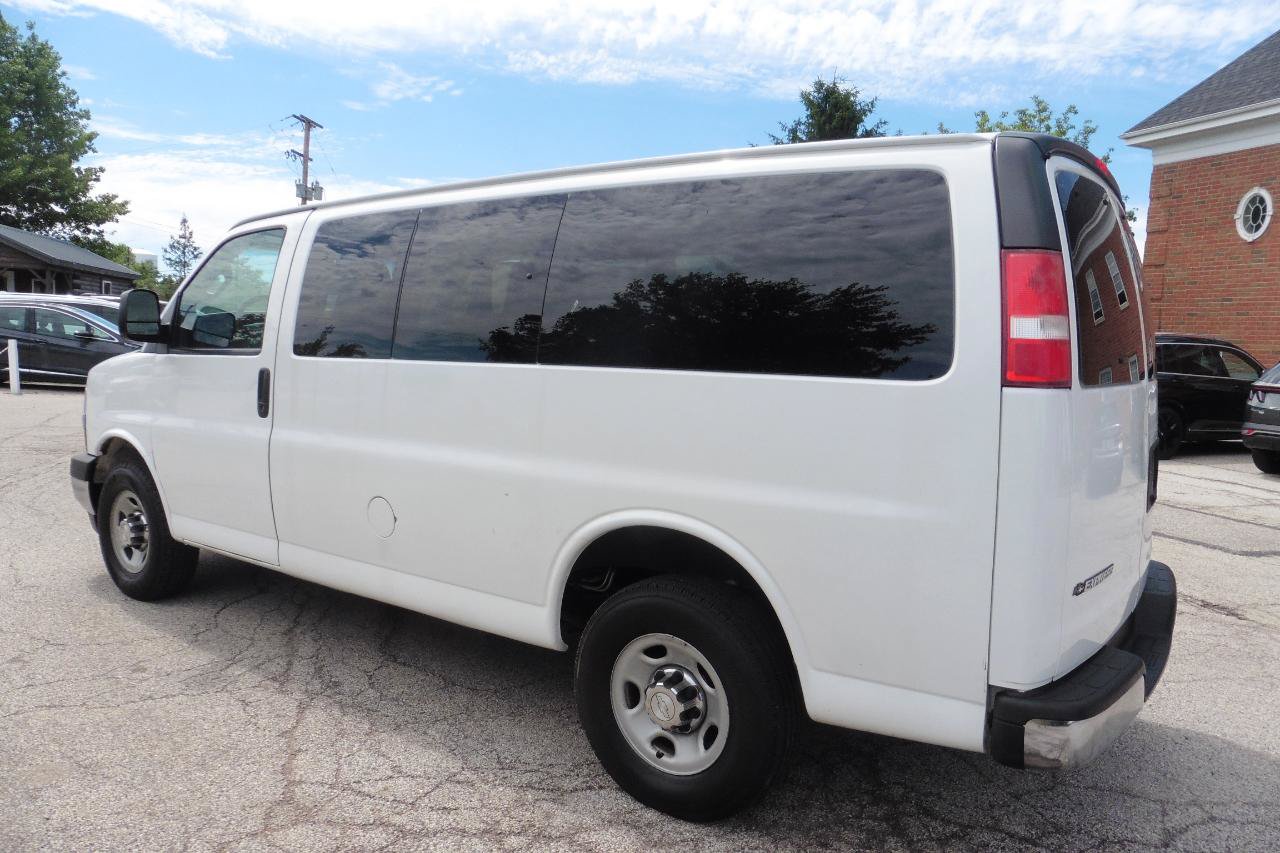Used 2017 Chevrolet Express 3500 LT w/ LT Preferred Equipment Group RWD image 2