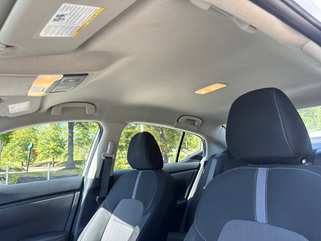 Used 2025 Nissan Sentra SV FWD image 31
