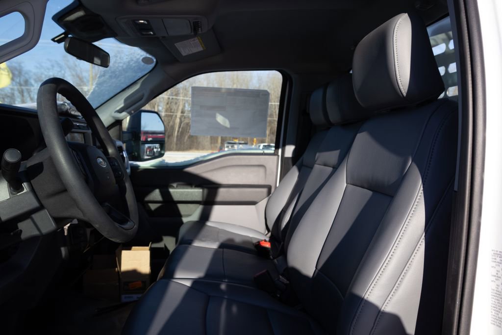 New 2024 Ford F550 4x4 Regular Cab Super Duty image 18