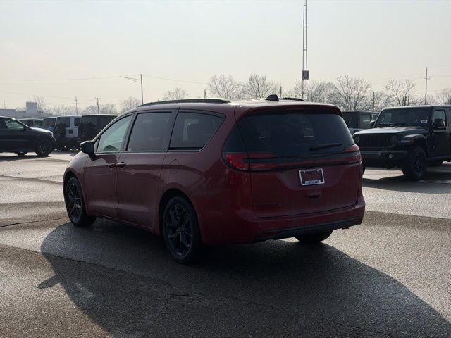 New 2026 Chrysler Pacifica Select image 3