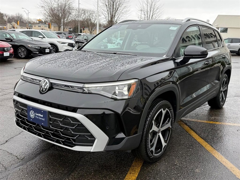 Certified 2025 Volkswagen Taos SEL image 8