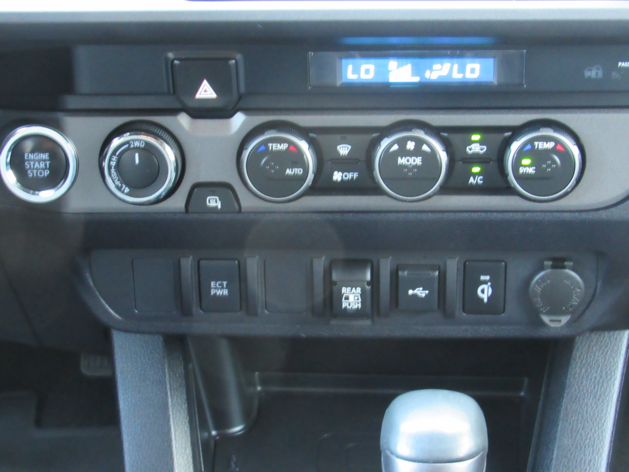 Used 2021 Toyota Tacoma TRD Off-Road w/ Blackout Package (TMS) AWD/4WD image 33