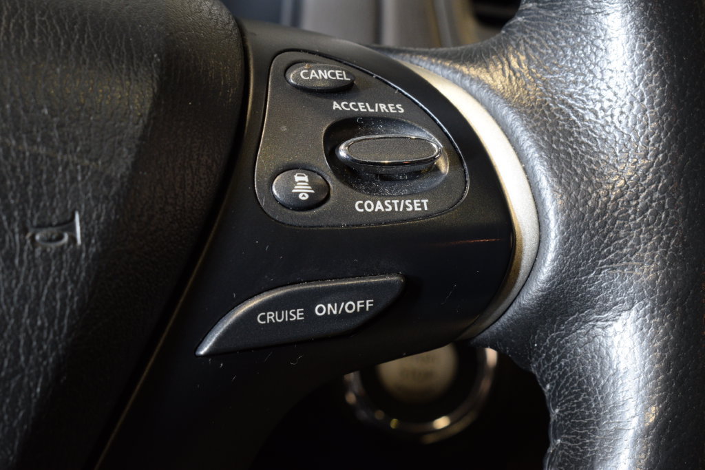 Used 2019 Nissan Pathfinder SL AWD/4WD image 20