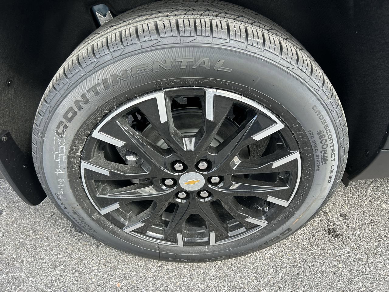 New 2026 Chevrolet Traverse LT w/ Sun and Wheel Package AWD/4WD image 9