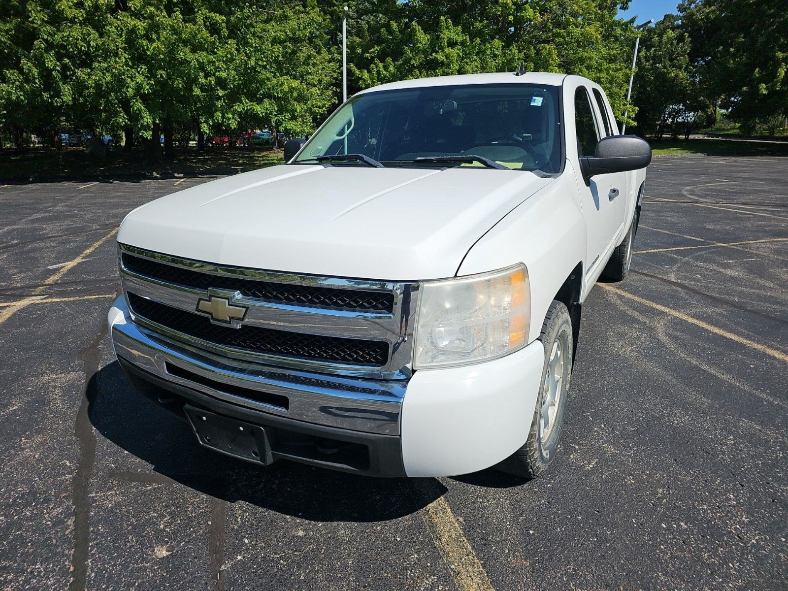 Used 2010 Chevrolet Silverado 1500 LT w/ Power Pack Plus AWD/4WD image 2