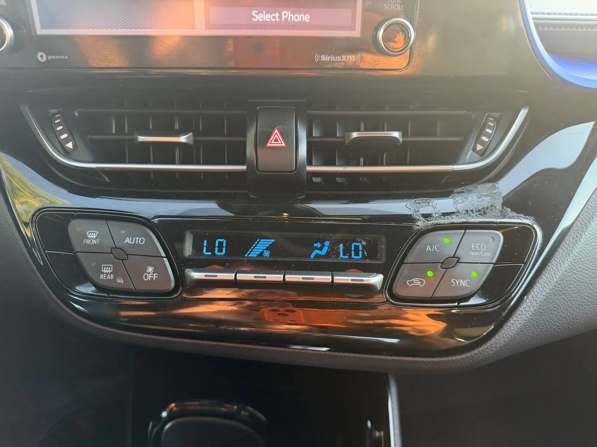 Used 2022 Toyota C-HR XLE FWD image 19