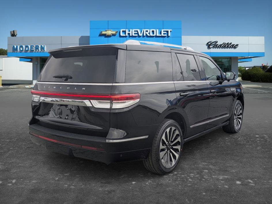 Used 2022 Lincoln Navigator Reserve AWD/4WD image 5