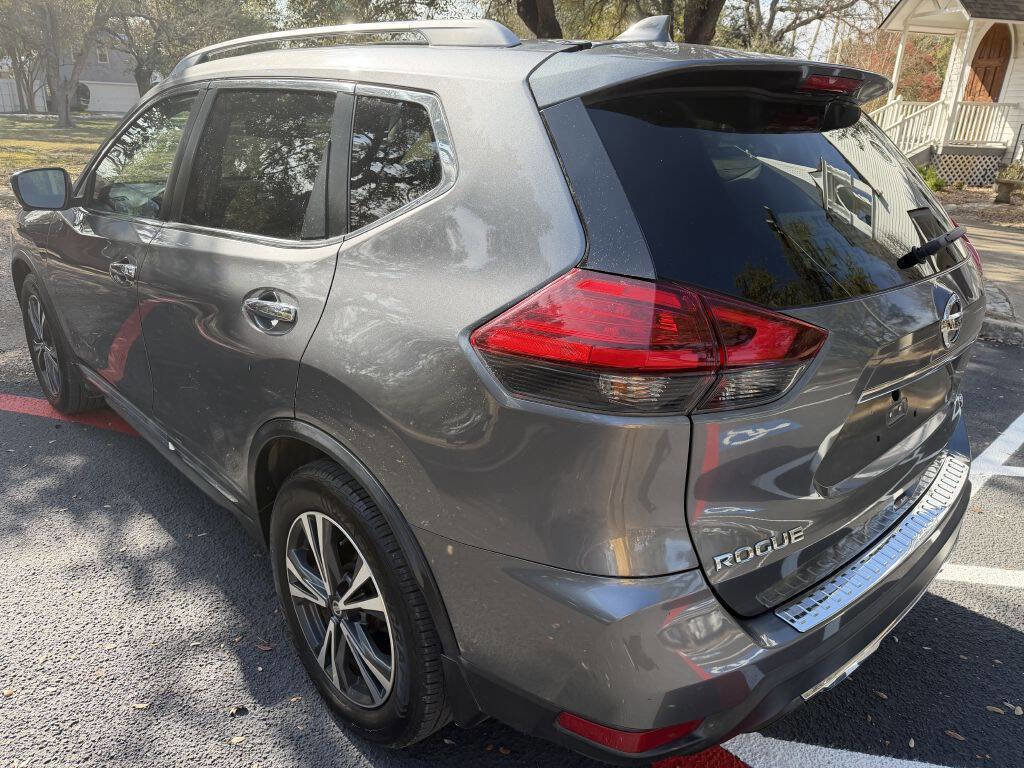 Used 2017 Nissan Rogue SL w/ SL Premium Package FWD image 3