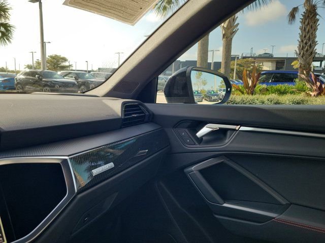 Certified 2025 Audi Q3 2.0T Premium Plus w/ Premium Plus Package image 28