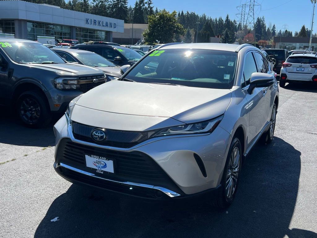 Used 2022 Toyota Venza XLE AWD/4WD image 4