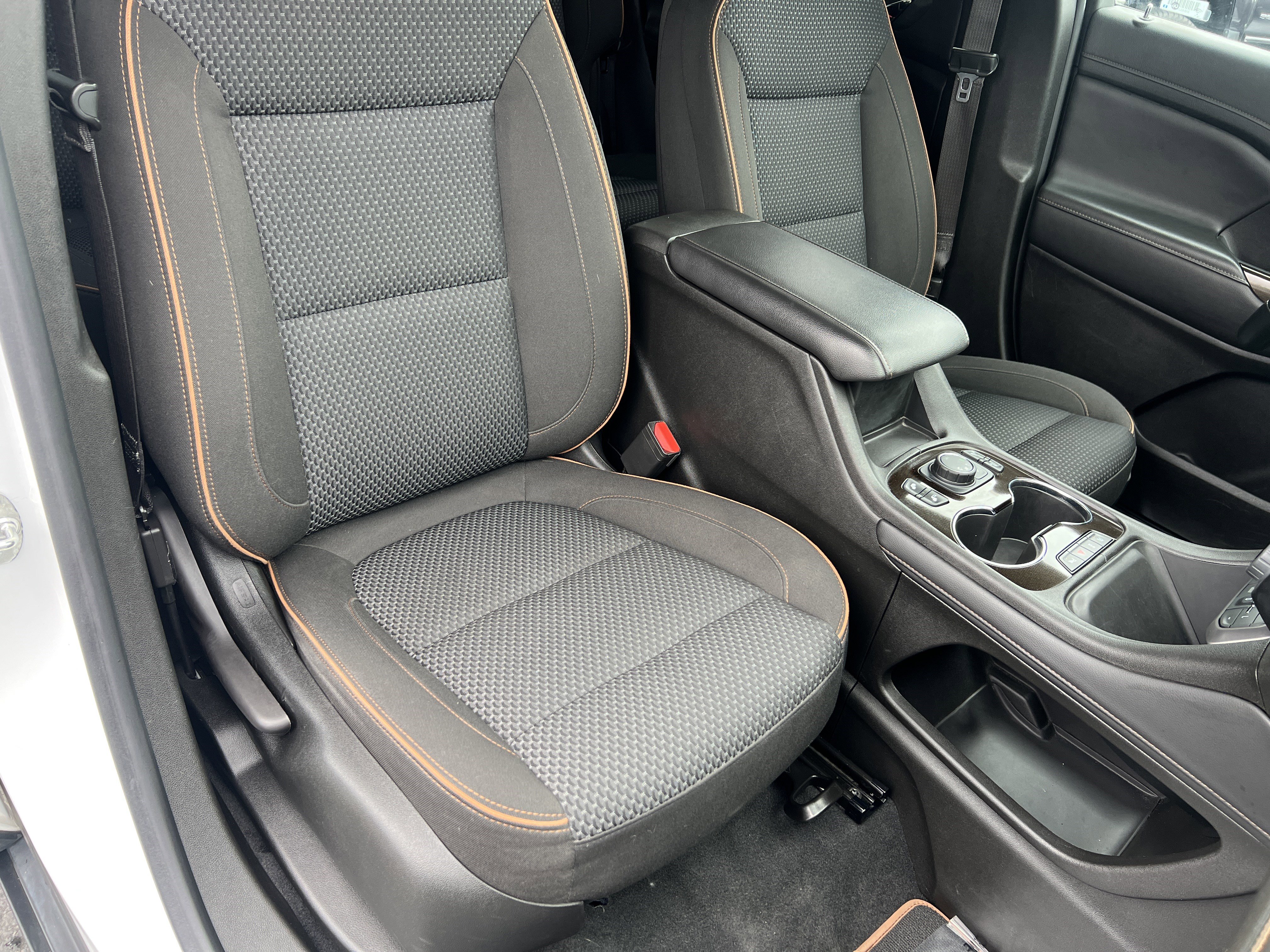 Used 2023 GMC Acadia AT4 AWD/4WD image 28