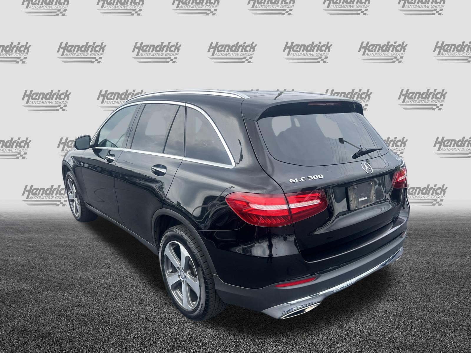 Used 2017 Mercedes-Benz GLC 300 4MATIC image 8