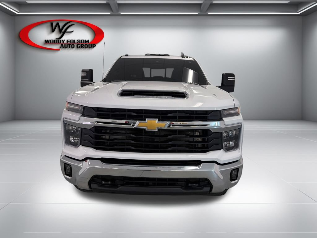 Used 2025 Chevrolet Silverado 3500 LT AWD/4WD image 2