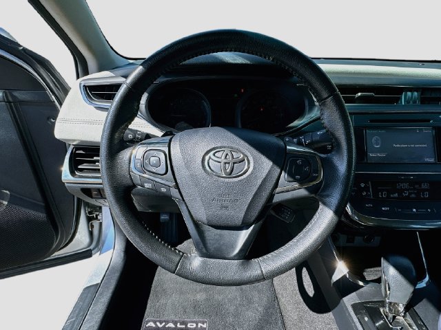 Used 2015 Toyota Avalon XLE FWD image 12