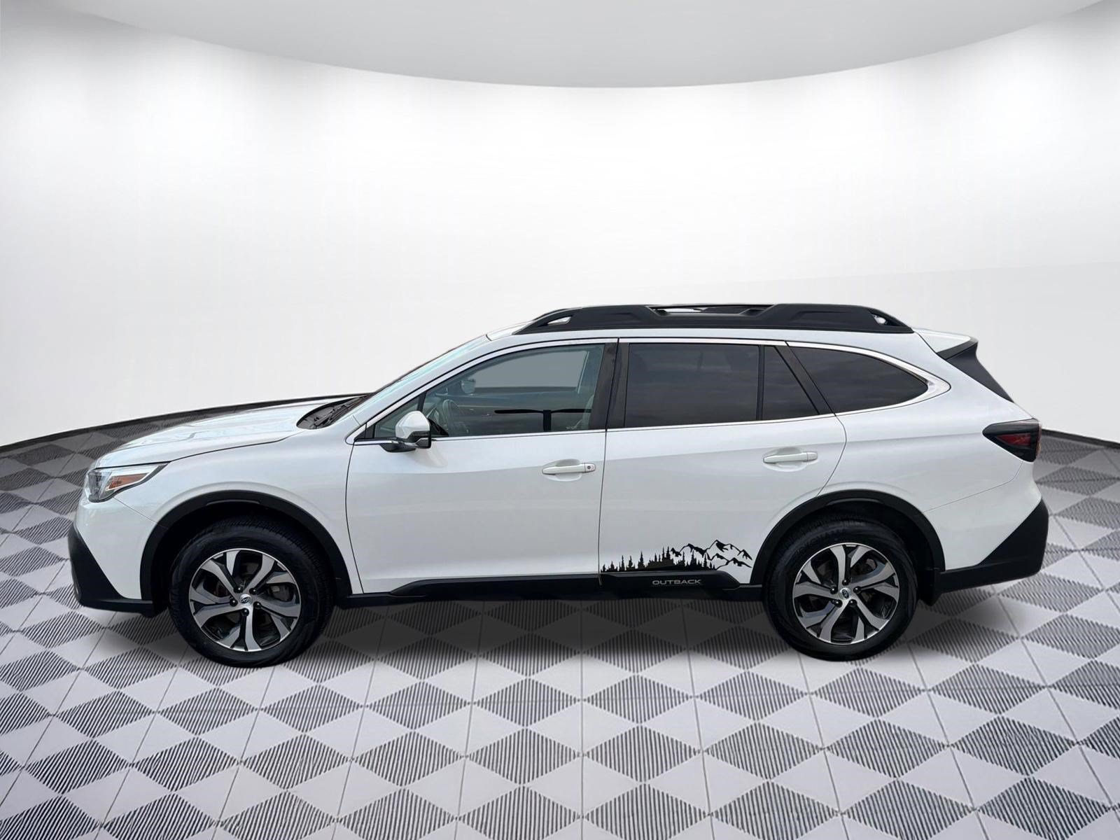Used 2022 Subaru Outback Limited AWD/4WD image 2