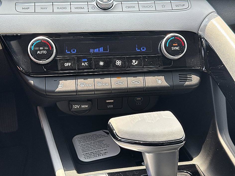 New 2026 Hyundai Elantra Limited FWD image 11