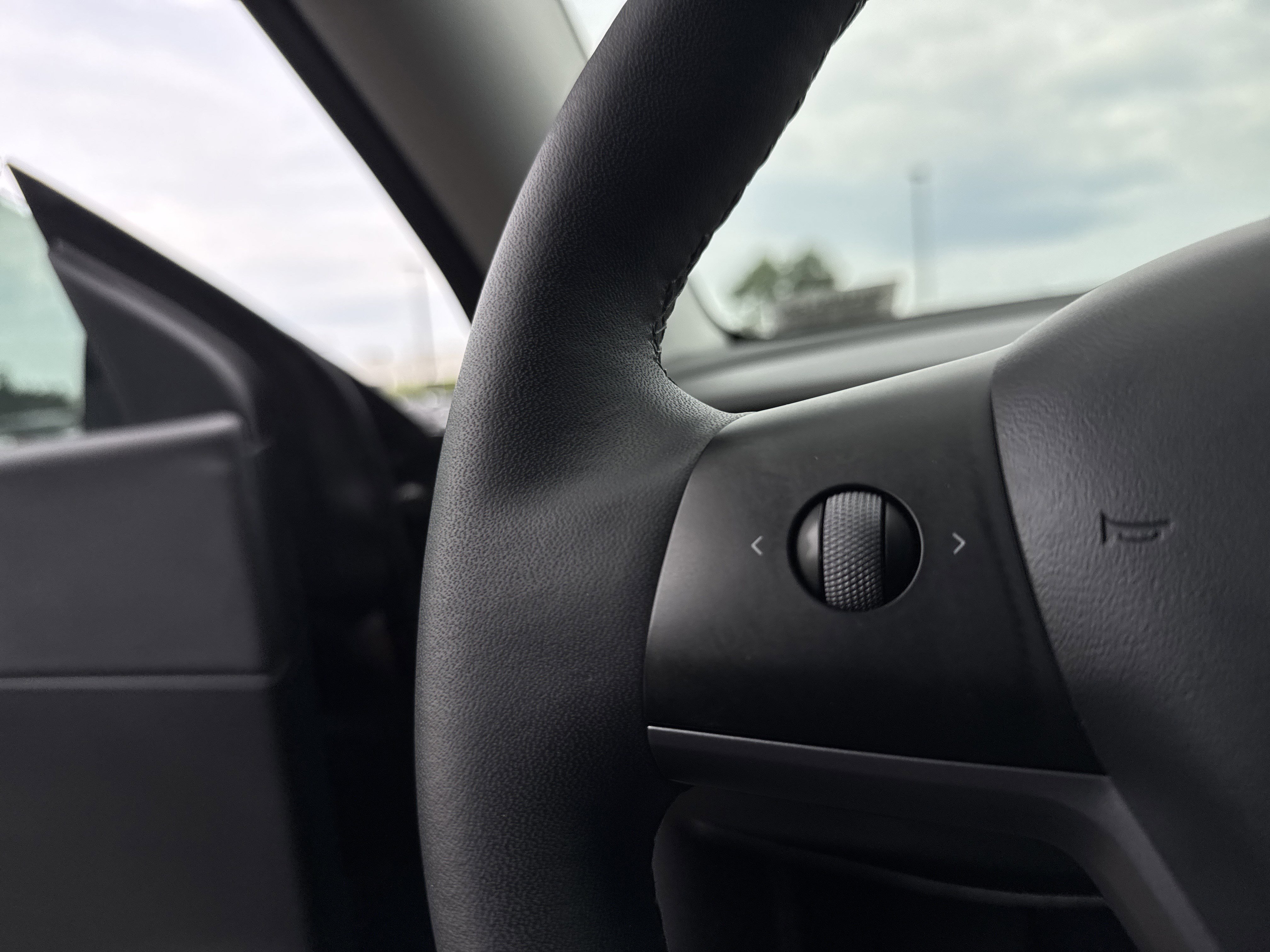 Used 2022 Tesla Model Y Long Range AWD/4WD image 19