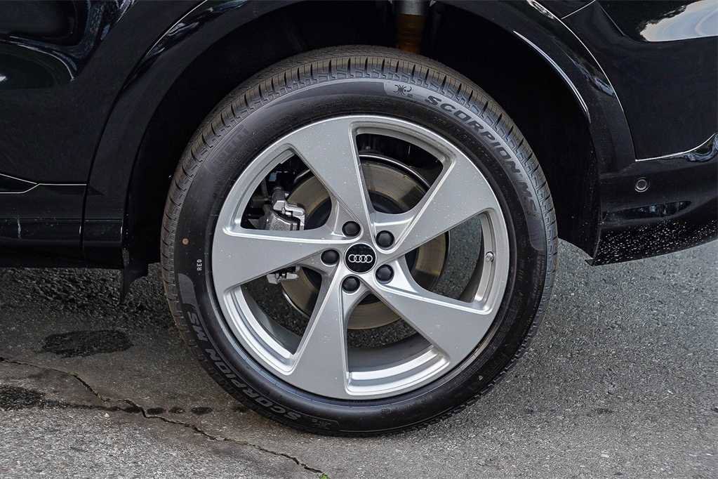 New 2025 Audi Q5 Premium Plus image 11