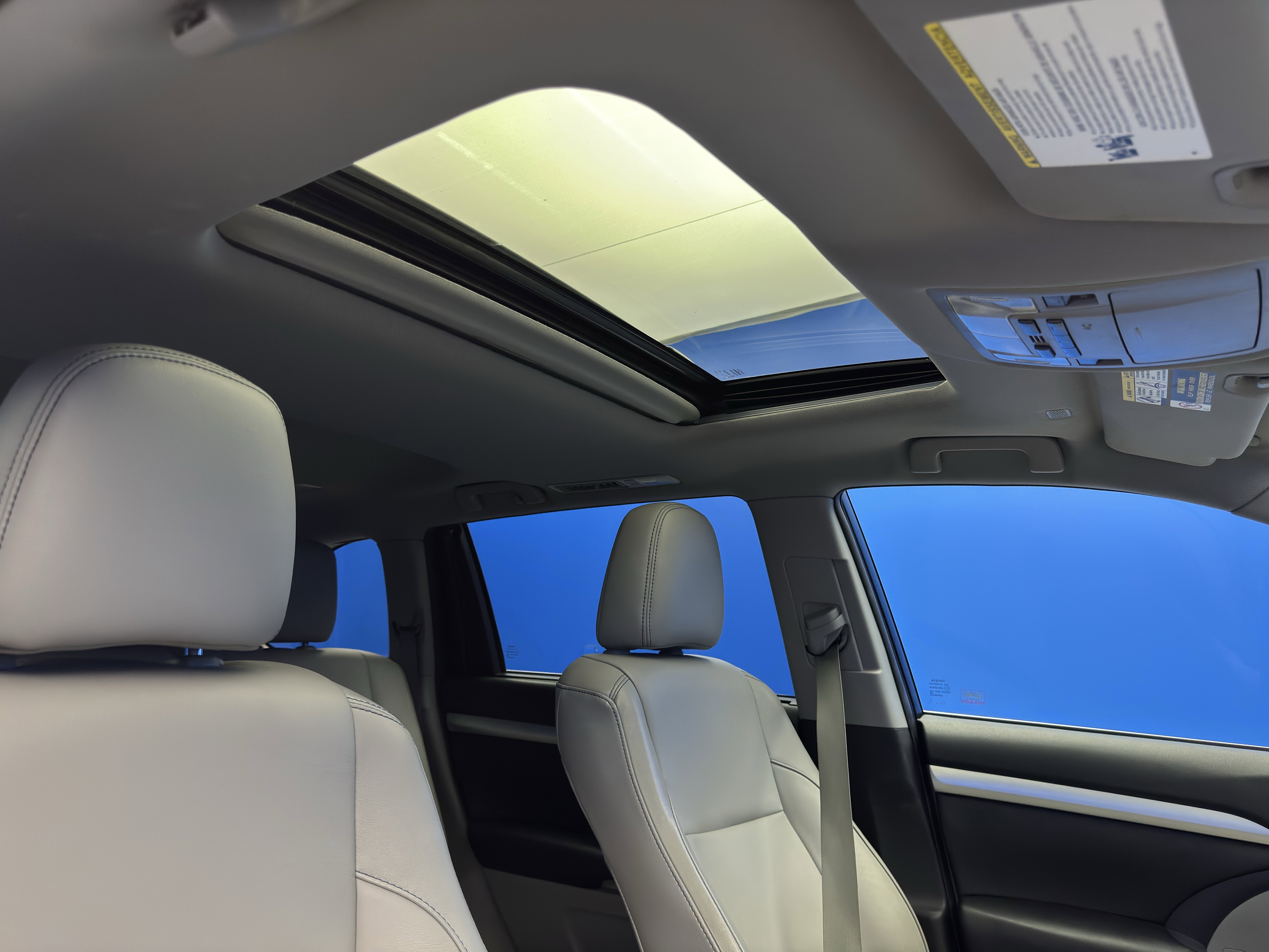 Used 2019 Toyota Highlander XLE image 25