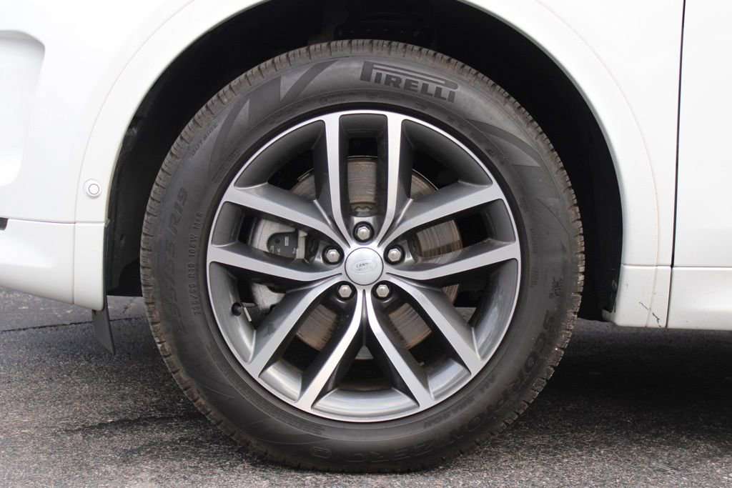 Certified 2025 Land Rover Discovery Sport S image 10