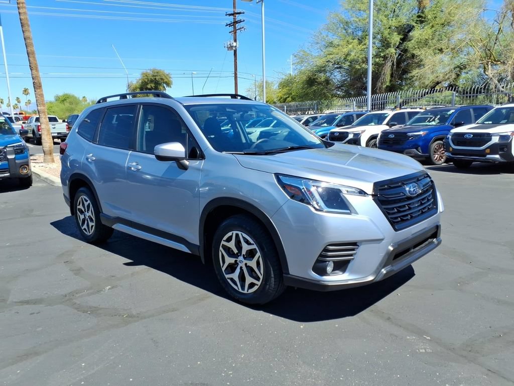 Certified 2023 Subaru Forester Premium AWD/4WD image 1