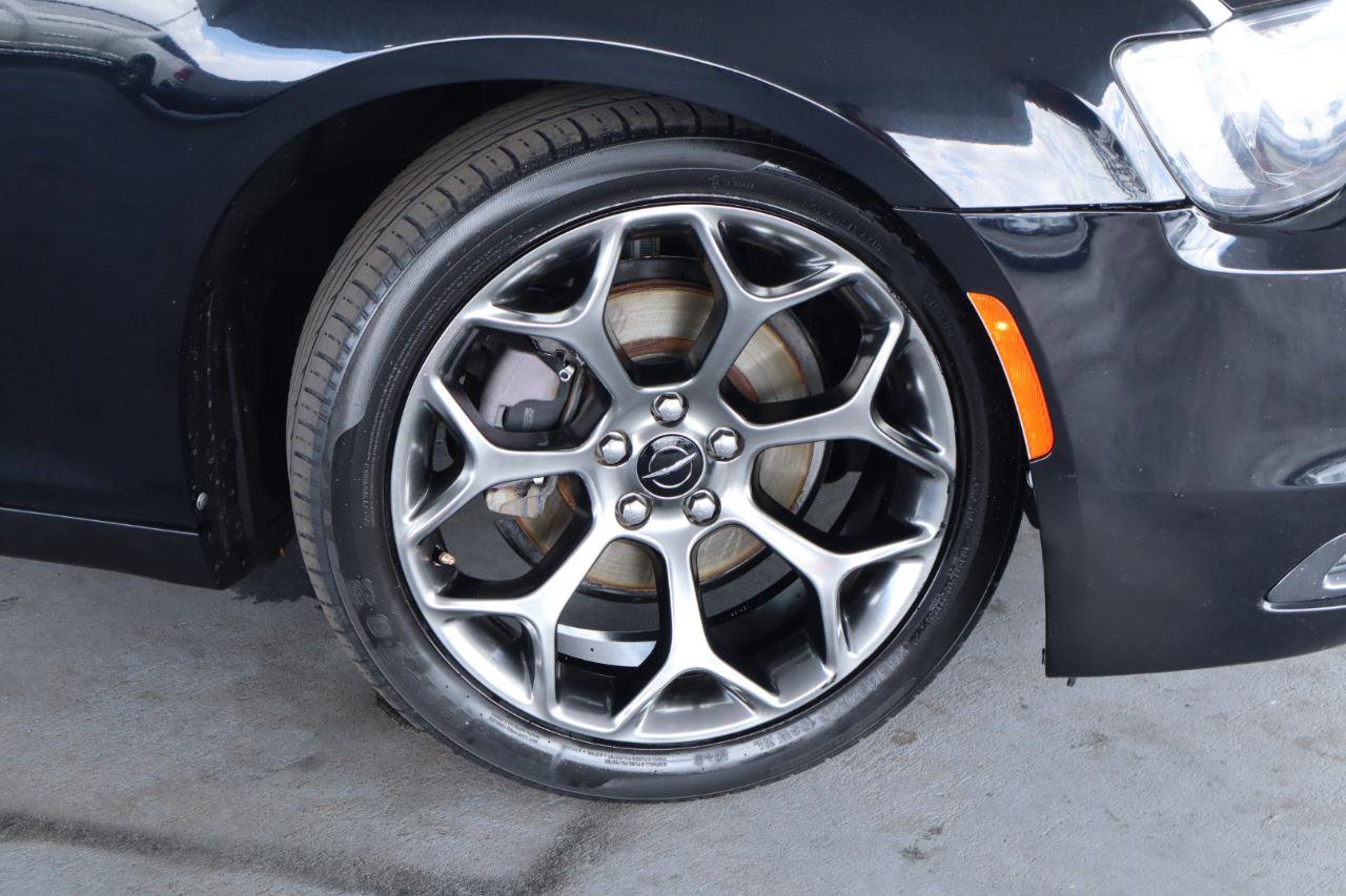Used 2018 Chrysler 300 S w/ Beats Audio Group RWD image 3