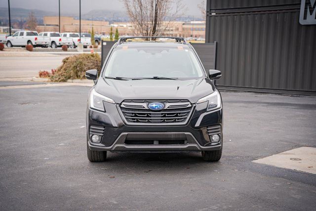 Used 2022 Subaru Forester Limited image 2