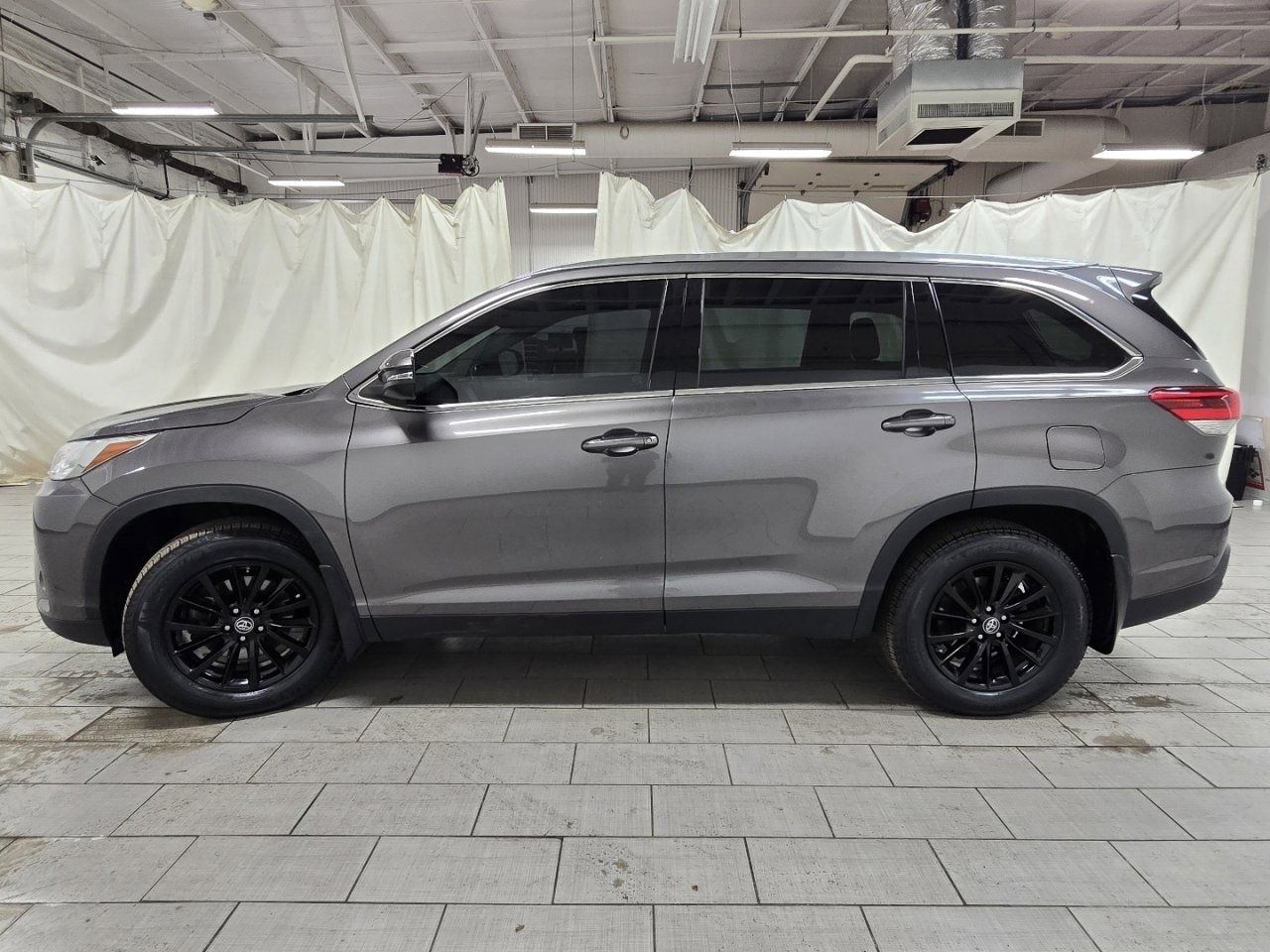 Certified 2019 Toyota Highlander XLE image 13